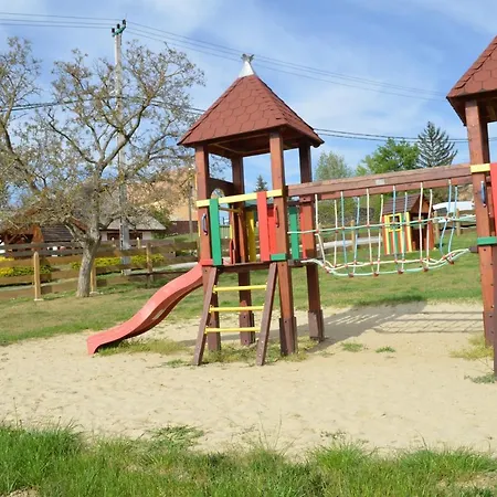 Gasztro Elmenybirtok - Balatonlelle-radpuszta بيت ضيافة